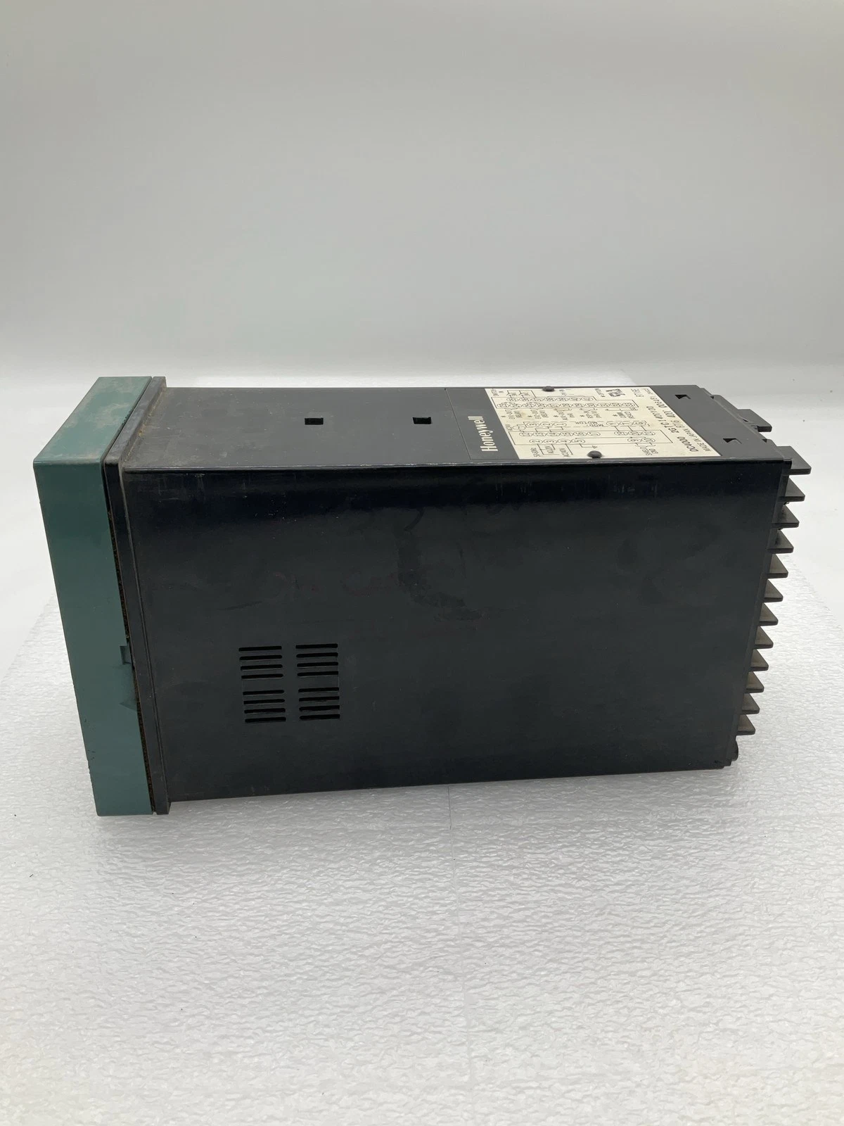 Honeywell DC4000 2GTC1400100 UDC 4000 Digital Controller USED - Image 2
