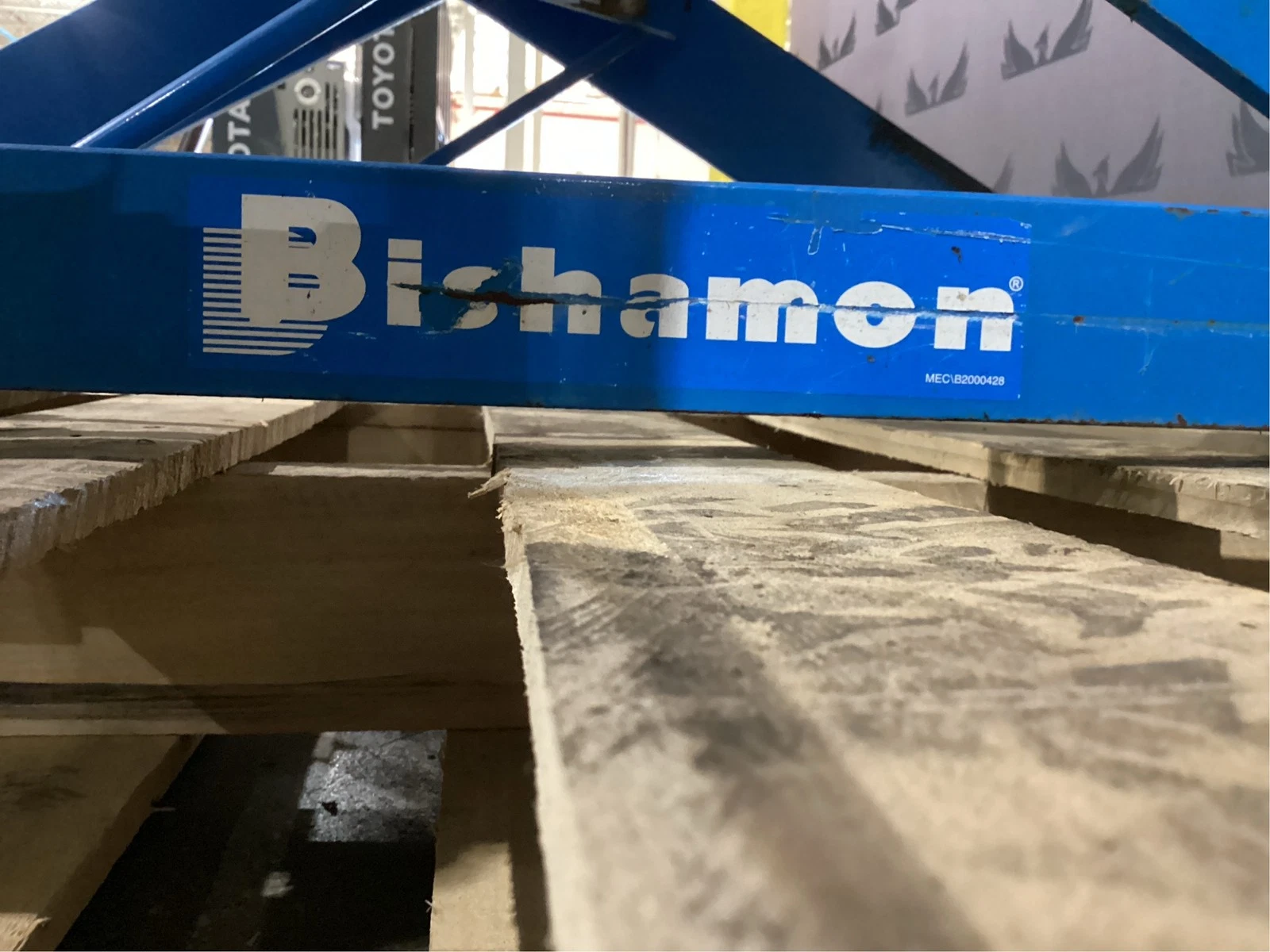 BISHAMON EZ-30 EZ Loader Self-Leveling Lift Table 3000 LB Capacity USED - Image 5