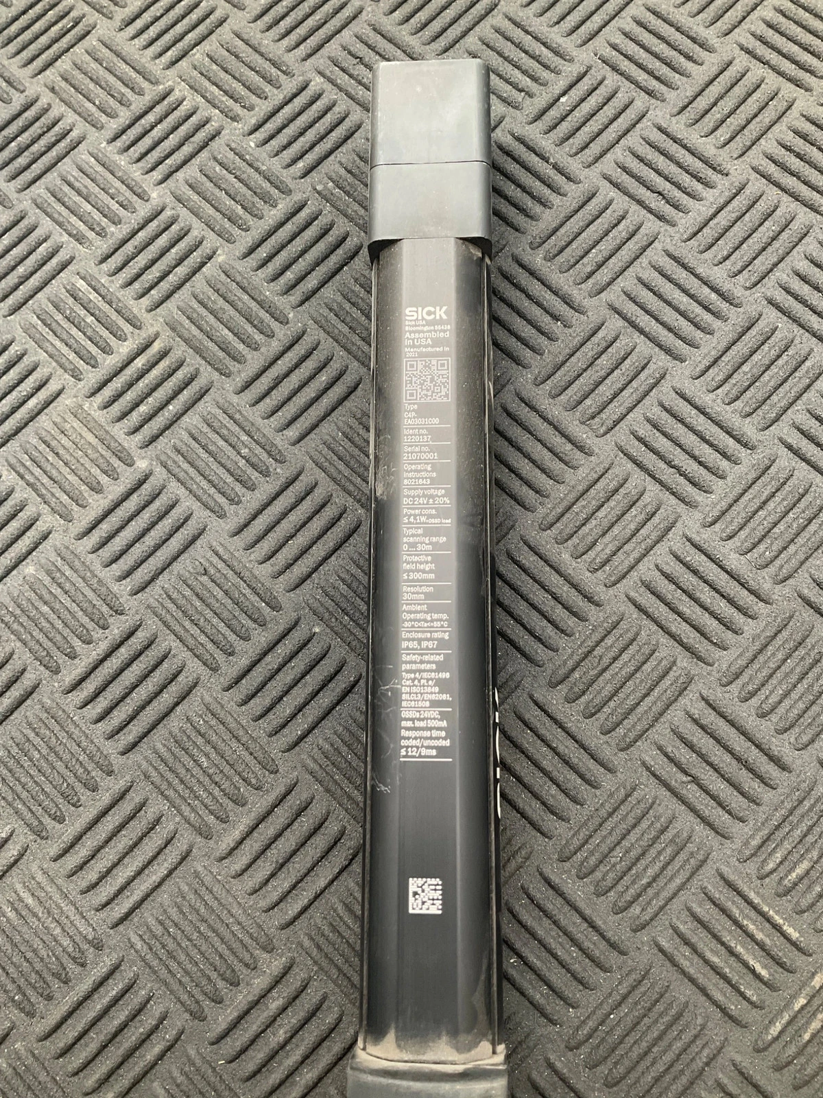 SICK C4P-EA03031C00 deTec4 Light Curtain Receiver (300mm) USED - Image 4