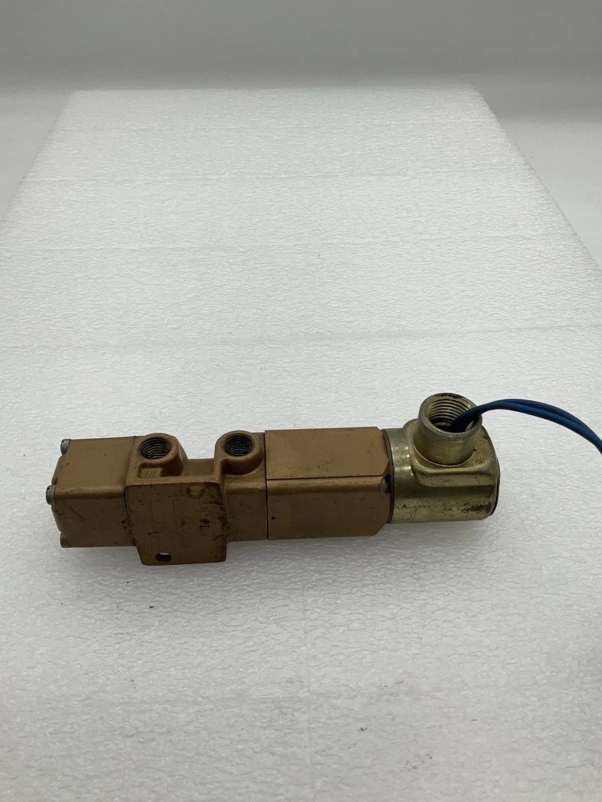 VERSA VSG-3321 Solenoid Valve USED - Image 3