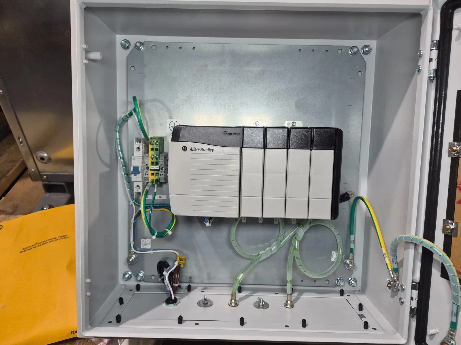 Factory Assembled ALLEN BRADLEY HMI Enclosure w/ ControlLogix 4-Slot PLC NEW - Image 2
