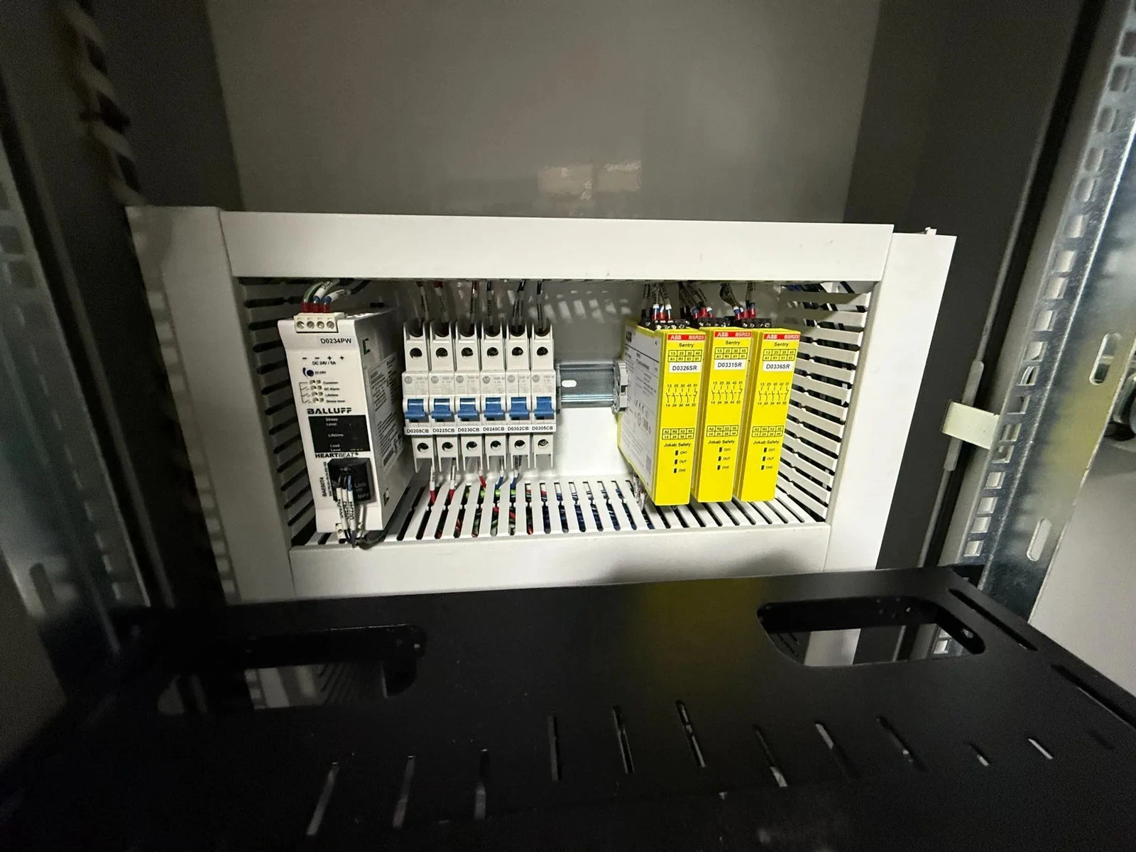 NVENT PTHW482430G2 Enclosure w/ RITTAL SK3383510 Cooler & APC BR1500G UPS NEW - Image 8