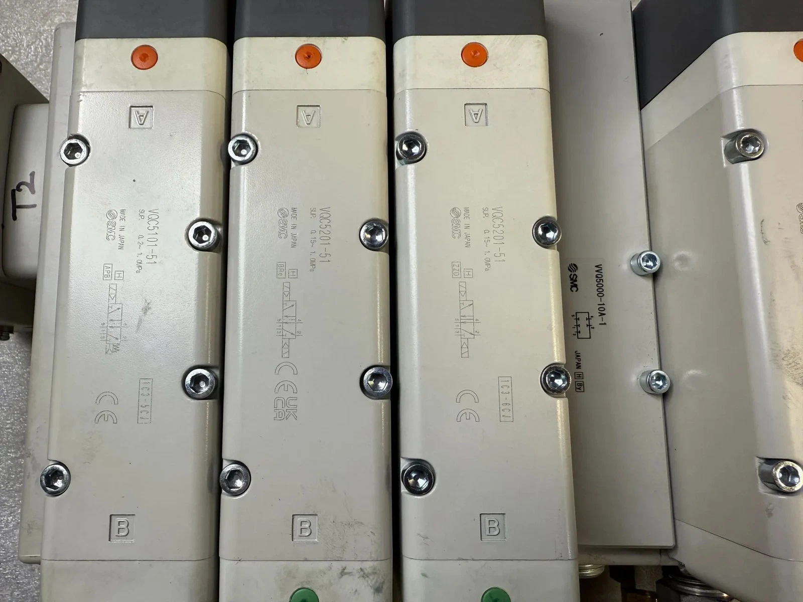 SMC VV5QC51-1204TSKAN Pneumatic Valve Manifold IO-Link USED - Image 4