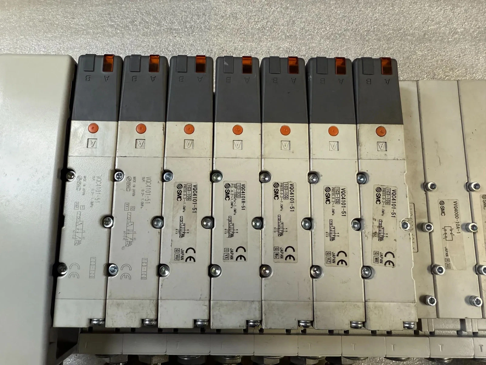 SMC VV5QC41-1203TSKAN Pneumatic Valve Manifold Assembly USED - Image 2