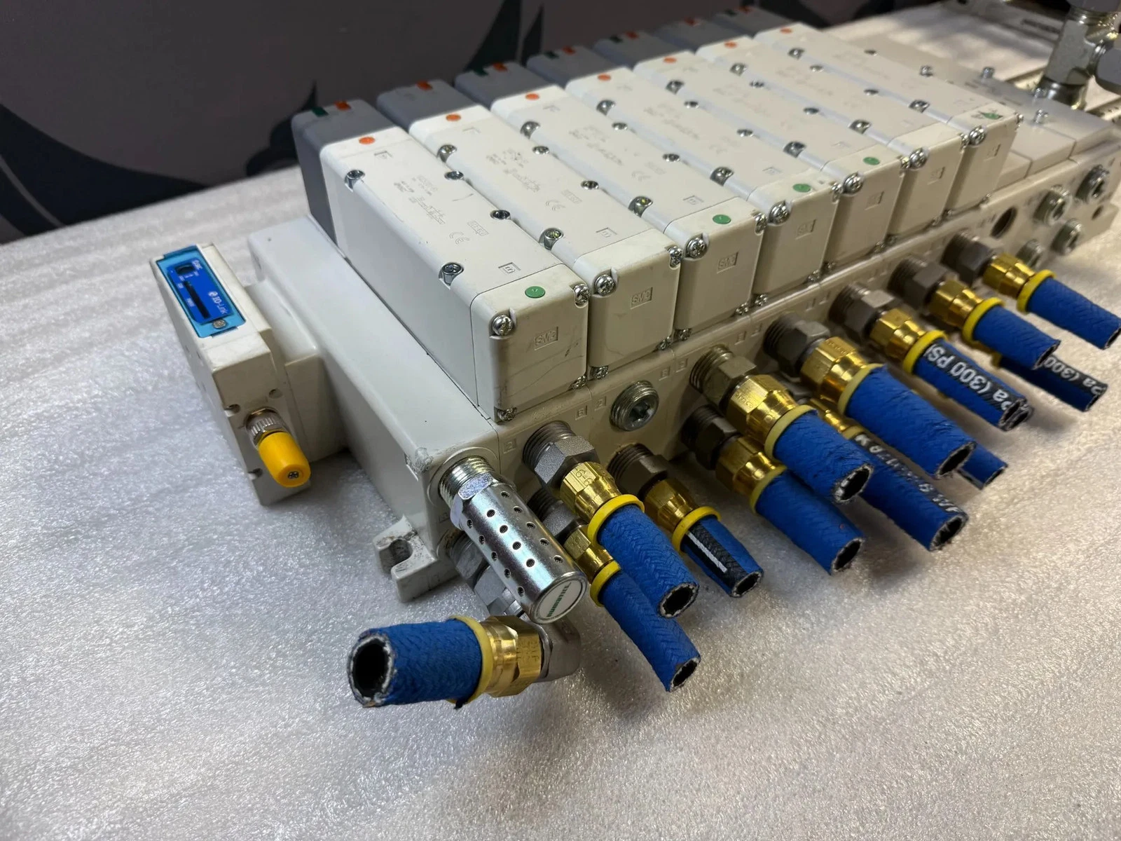 SMC VV5QC51-0604TSKAN Pneumatic Valve Manifold Assembly USED - Image 2