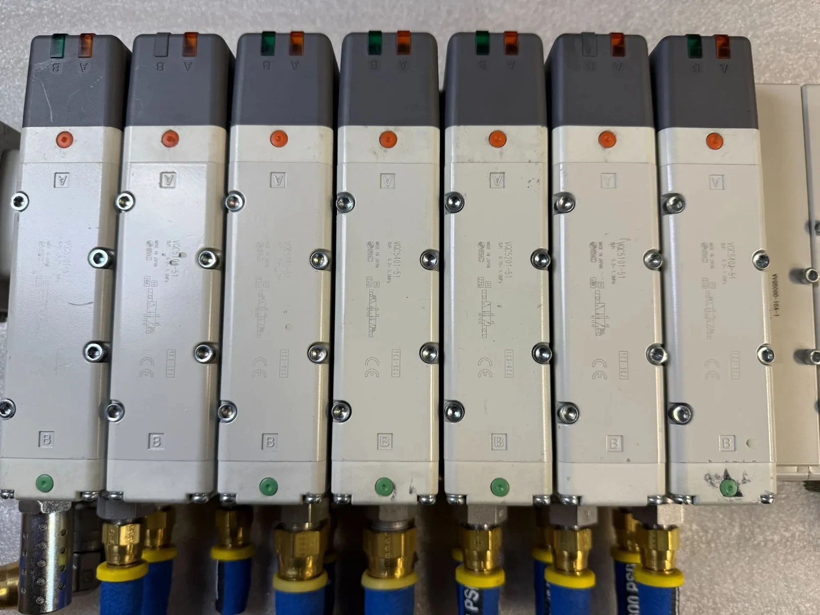 SMC VV5QC51-0604TSKAN Pneumatic Valve Manifold Assembly USED - Image 4