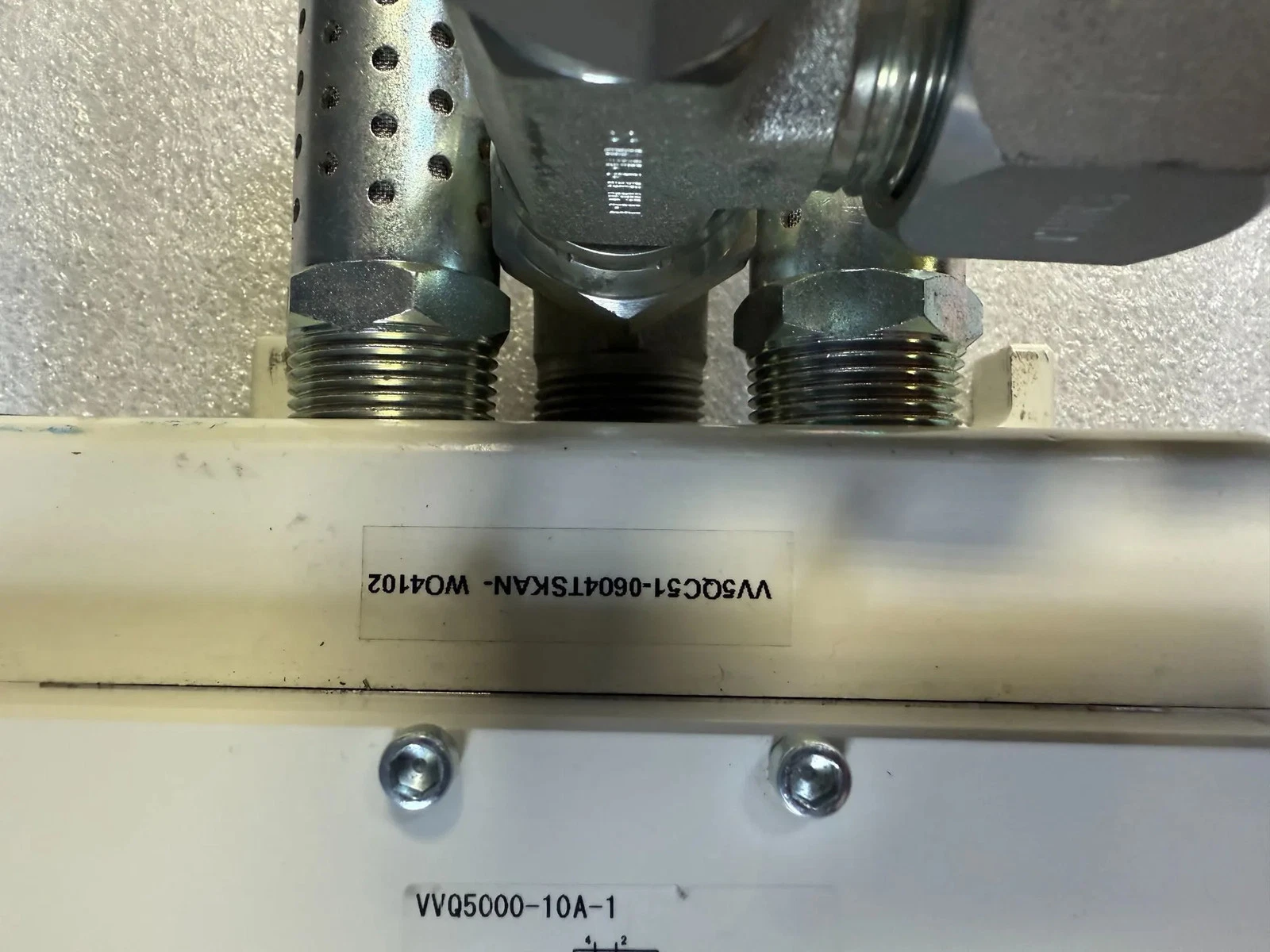 SMC VV5QC51-0604TSKAN Pneumatic Valve Manifold Assembly USED - Image 6