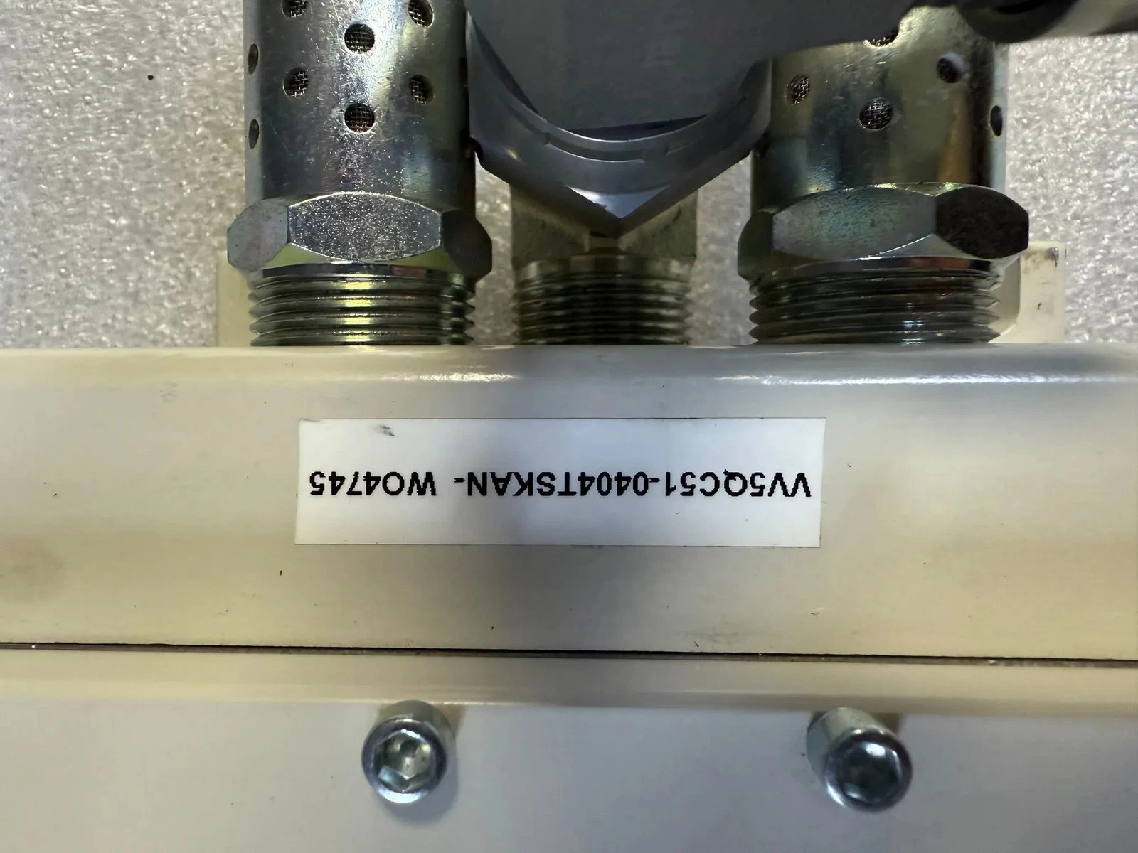 SMC VV5QC51-0404TSKAN Pneumatic Valve Manifold Assembly USED - Image 6