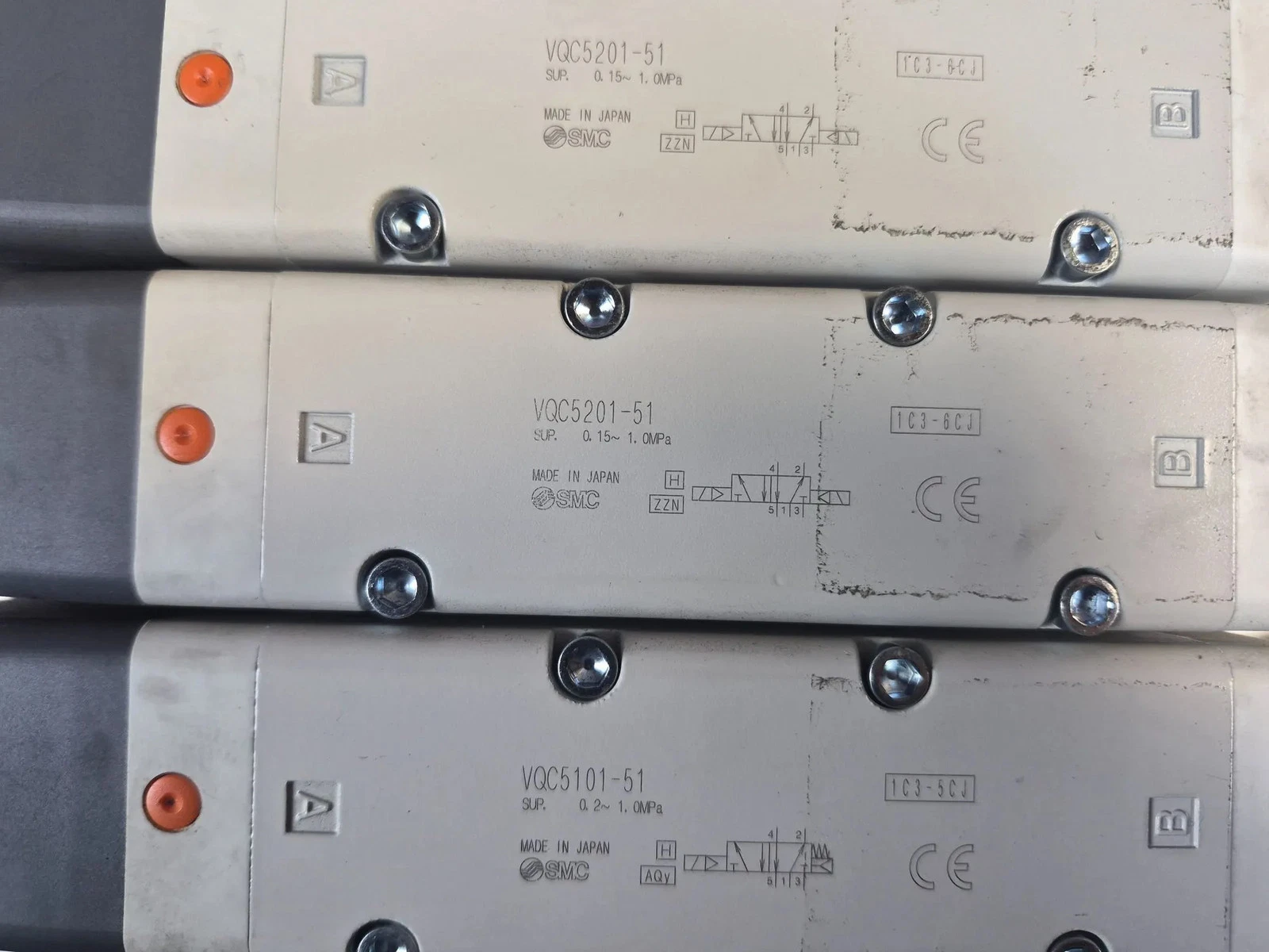 SMC VV5QC51-1204TSKAN Pneumatic Valve Manifold IO-Link USED - Image 3