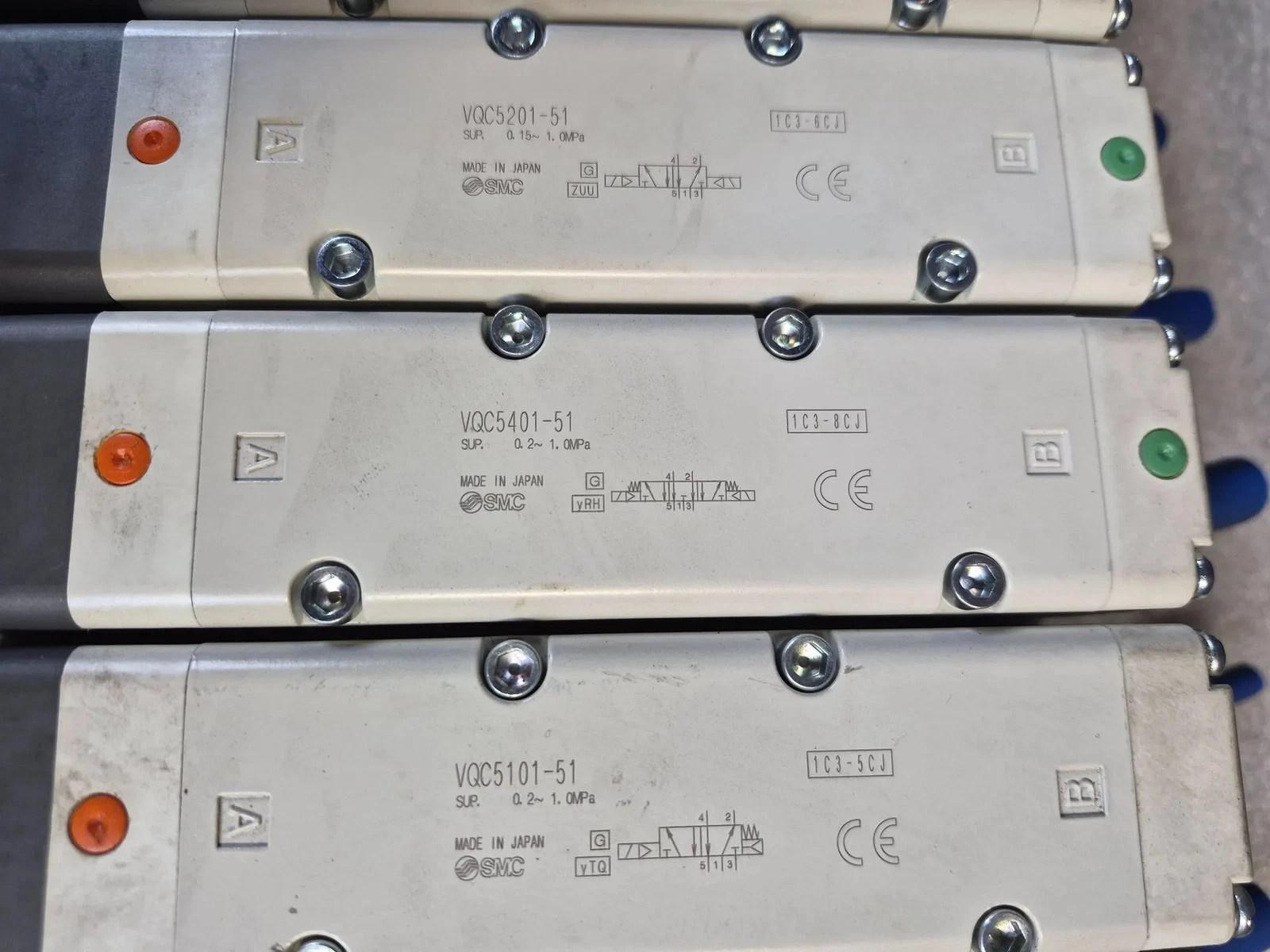 SMC VV5QC51-1204TSKAN Pneumatic Valve Manifold IO-Link USED - Image 3