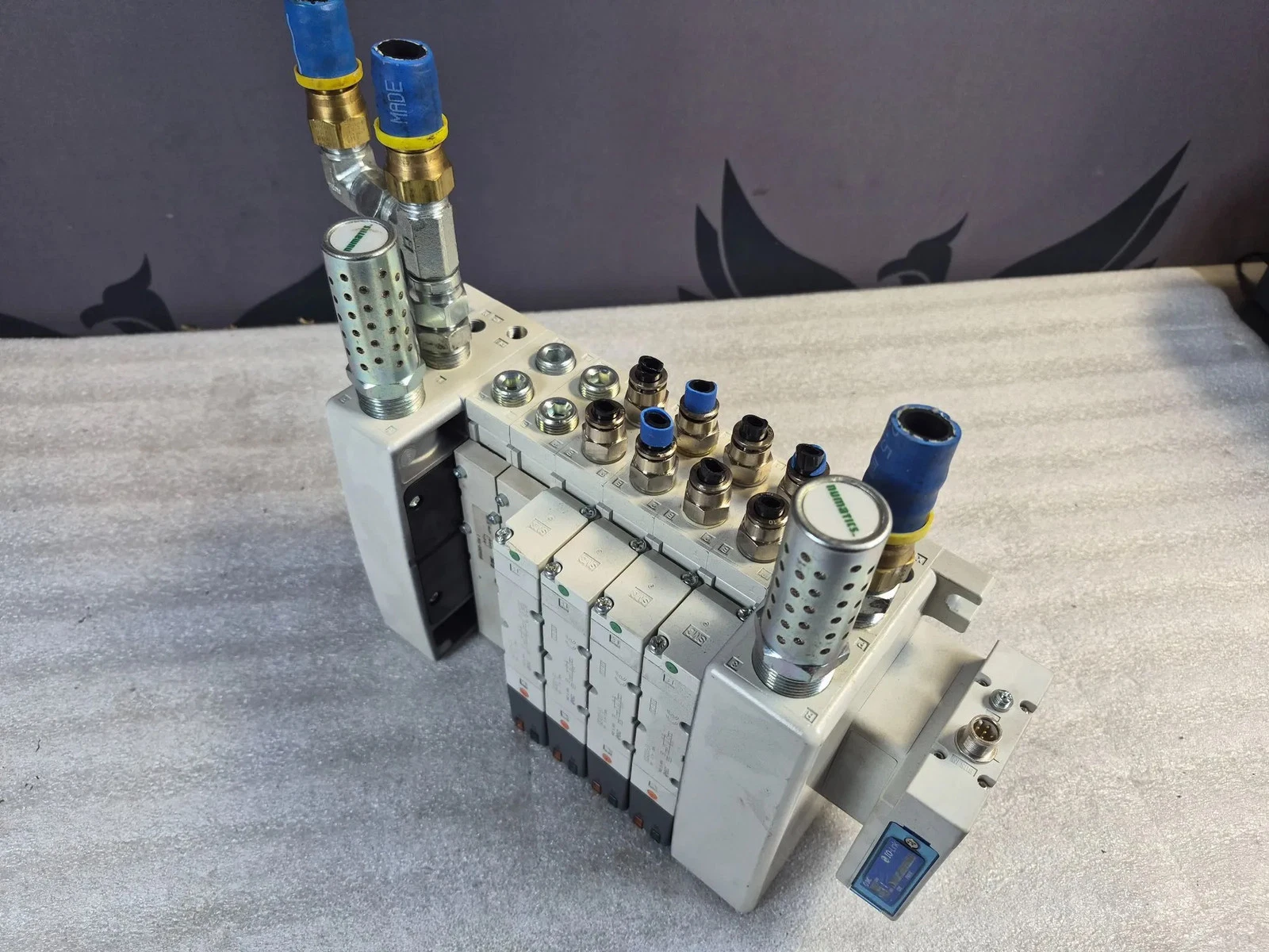 SMC VV5QC41-0603TSKAN Pneumatic Valve Manifold IO-Link USED - Image 2