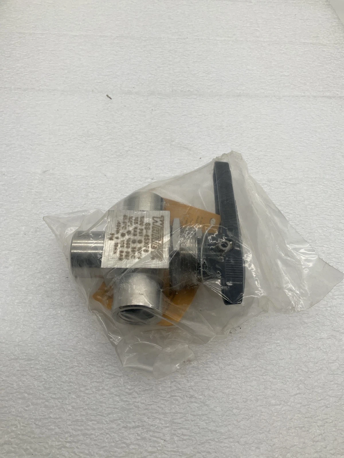 WHITEY SS-45XF8 Ball Valve NEW - Image 3