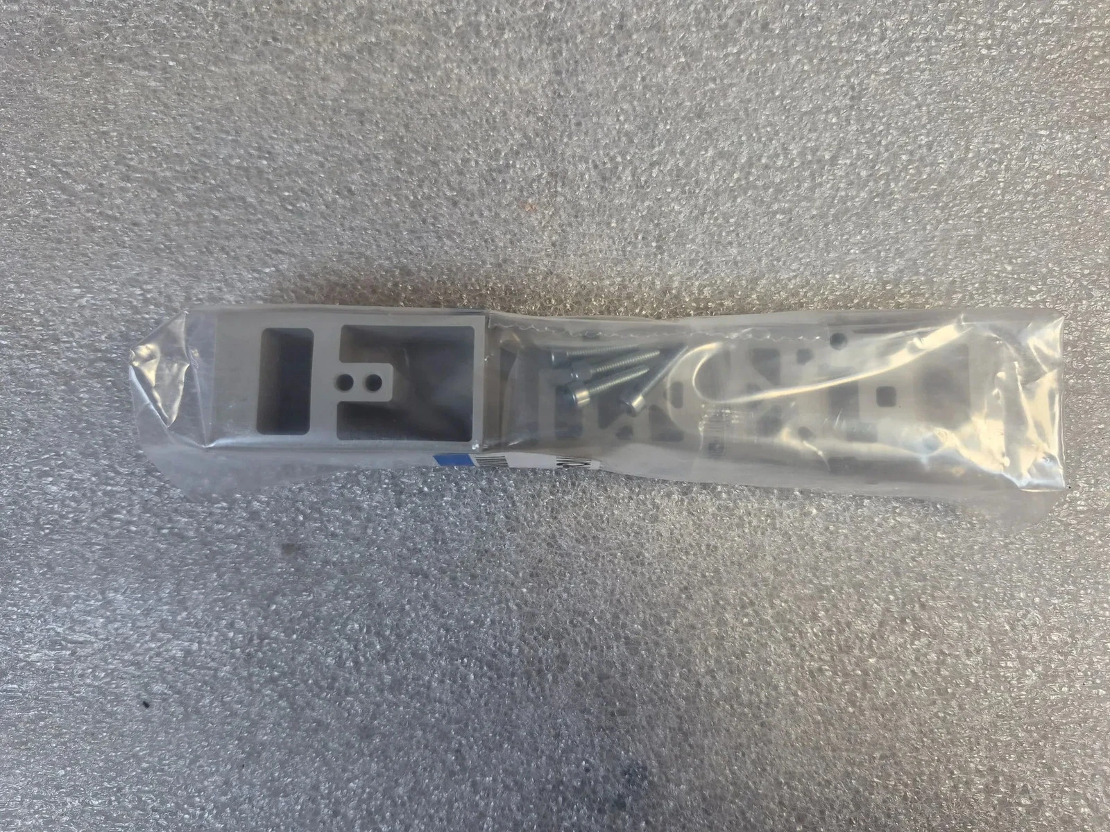 SMC VVQ4000-10A-1 Pneumatic Manifold Blanking Plate NEW - Image 2
