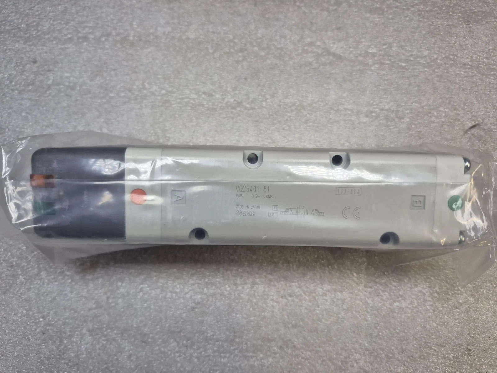 SMC VQC5401-51 Solenoid Valve NEW - Image 2