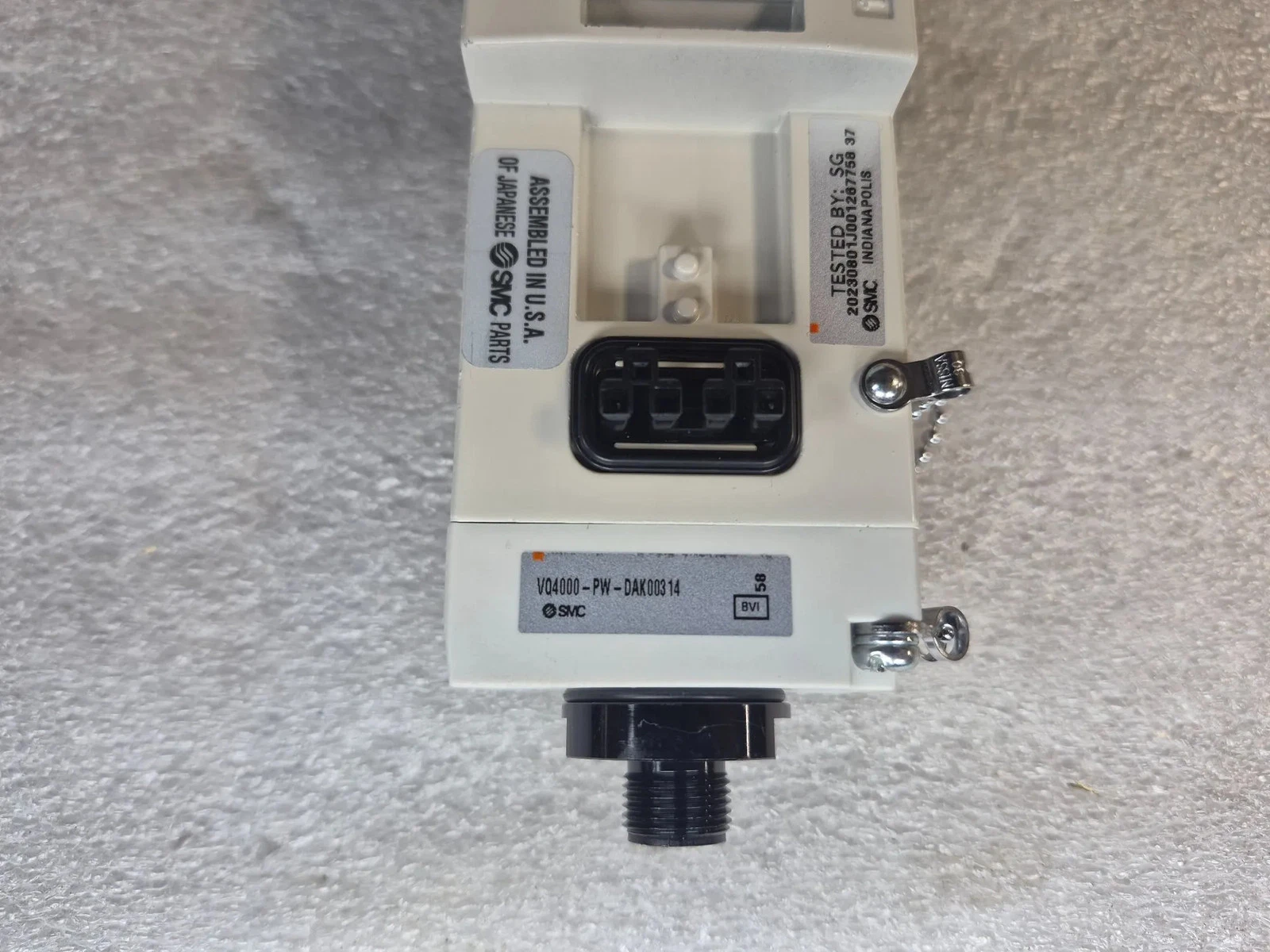 SMC VQ4000-PW-DAK00314 Valve Manifold Sub-Base 3 Station NEW - Image 3
