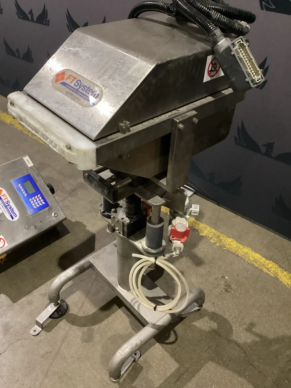 AROL FT System HS600-AR+CT010_1-CR+TA001-SE+Z002-10+RG002+ST011-RG+AE001-SE Inspection System USED - Image 9