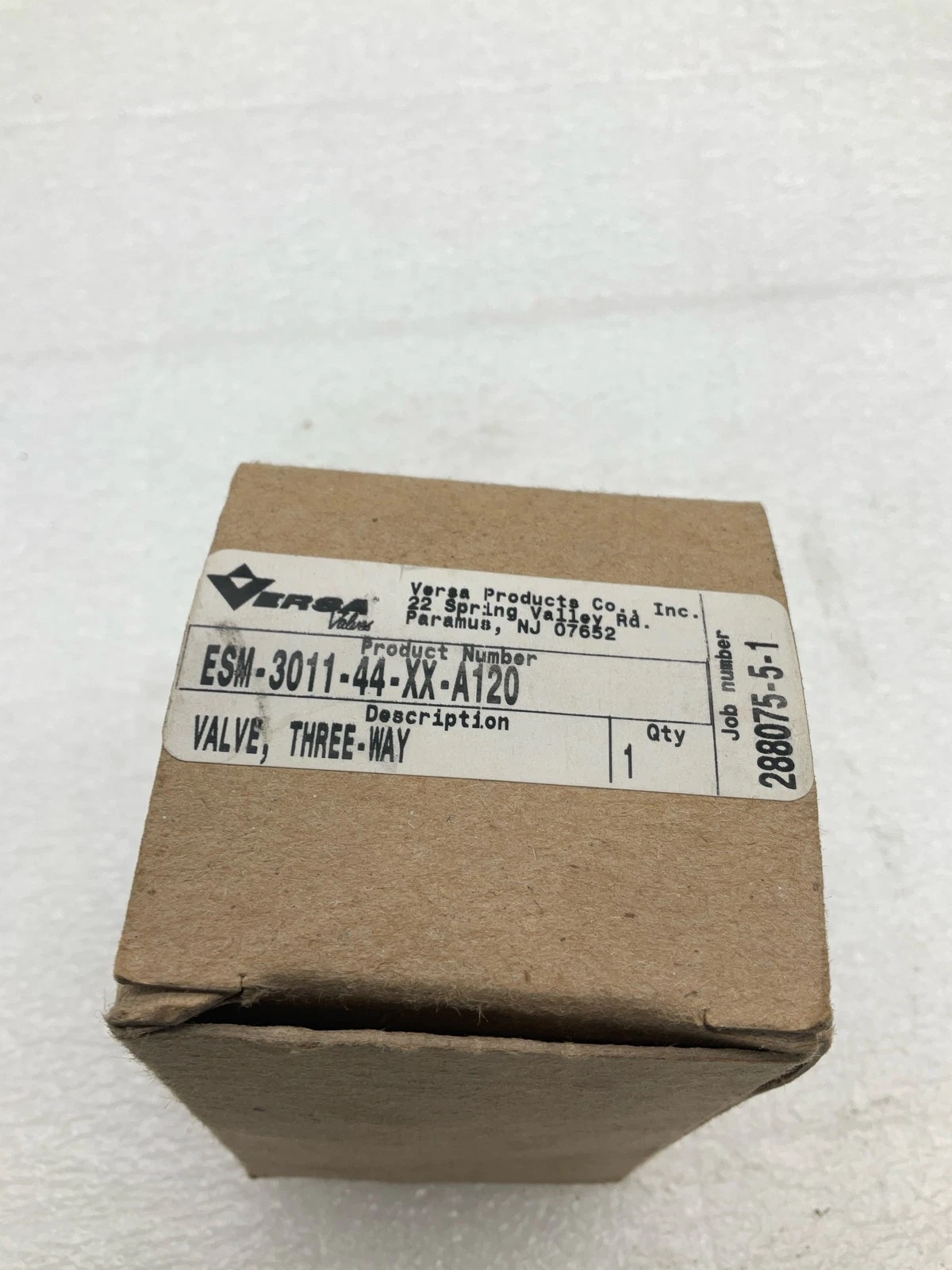 VERSA ESM-3011-44-XX-A120 Three-Way Solenoid Valve NEW - Image 2