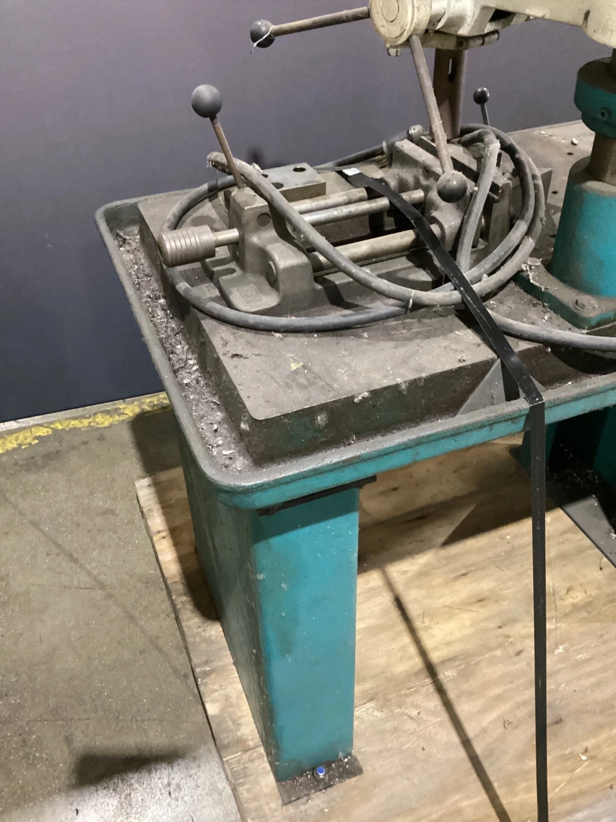 Clausing 2284 Variable Speed Vertical Drill Press 250-2000 RPM USED - Image 2