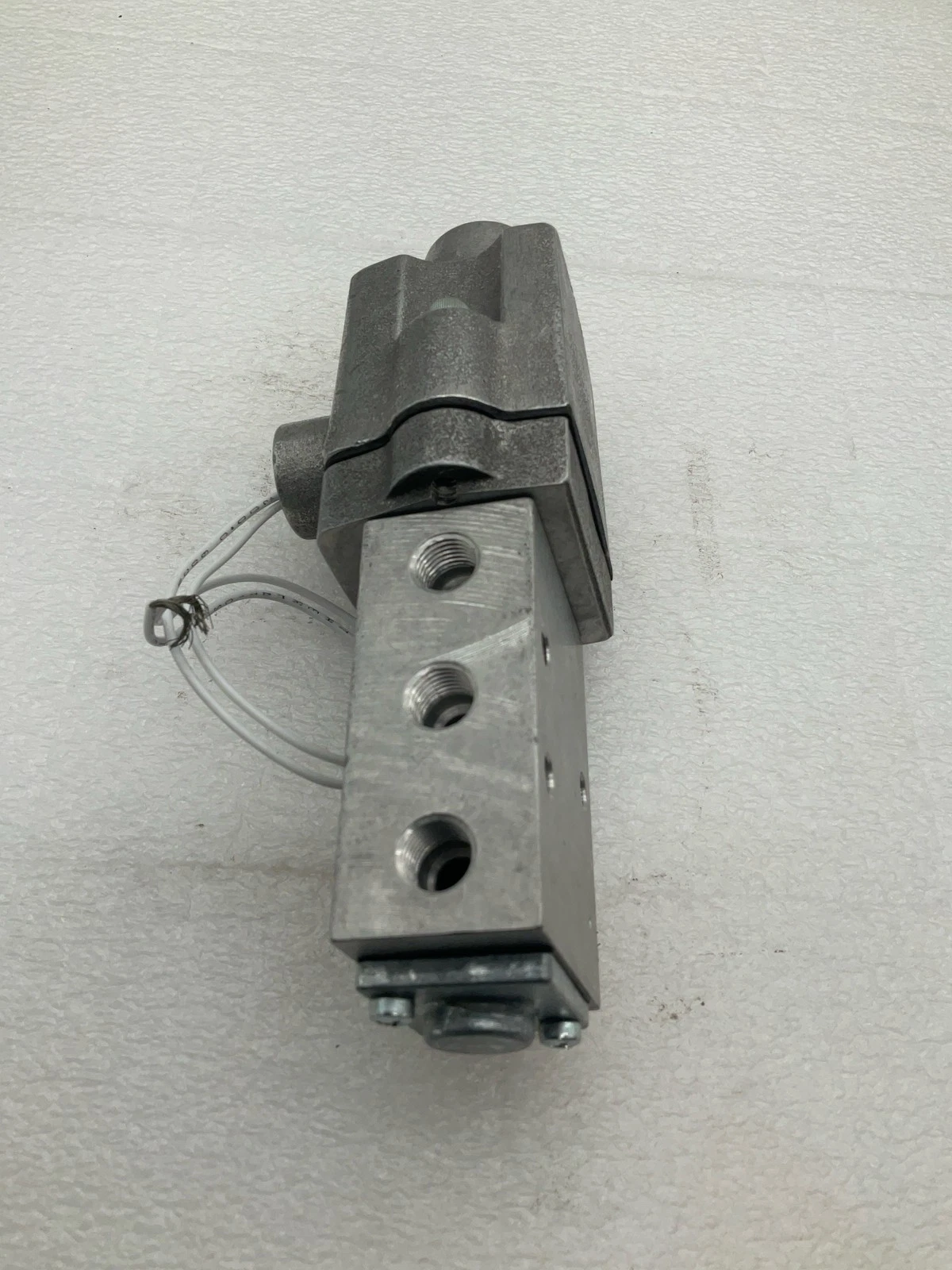 KAY Pneumatics 23C-11-20 Pneumatic Solenoid Valve NEW - Image 4