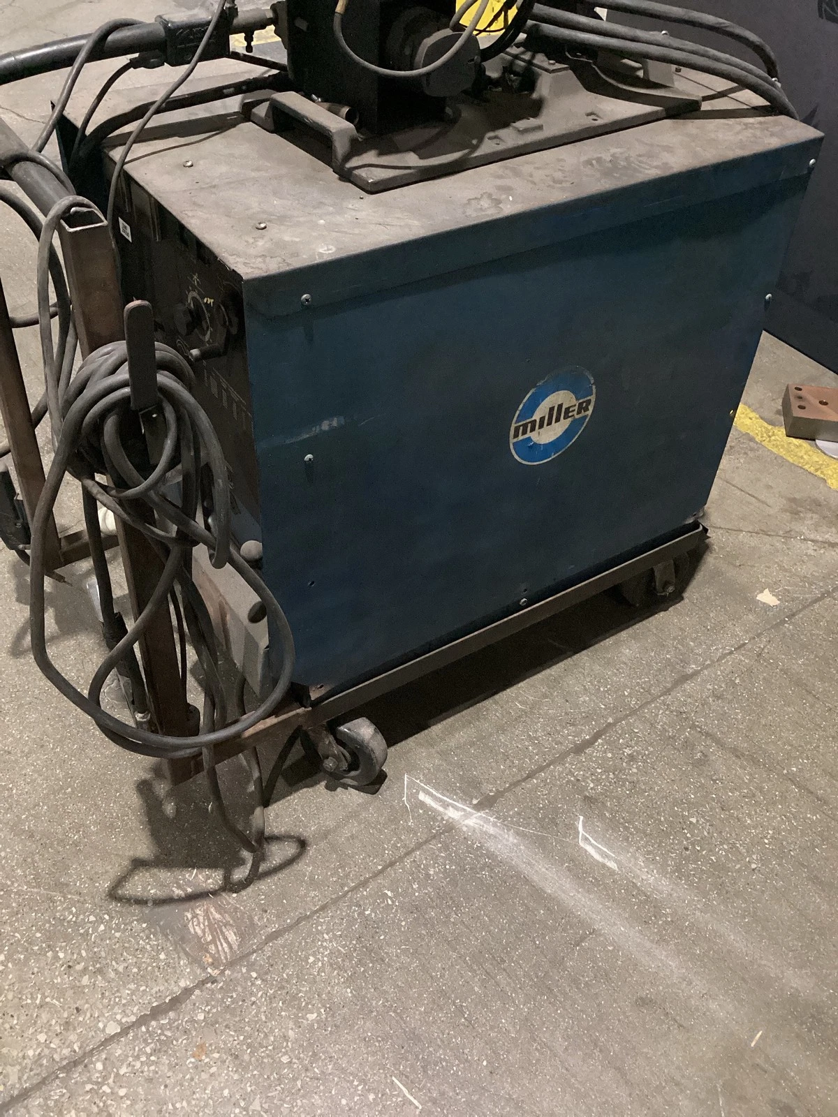 Miller MC-300VS 300A DC Welding Power Source w/ Wire Feeder USED - Image 3