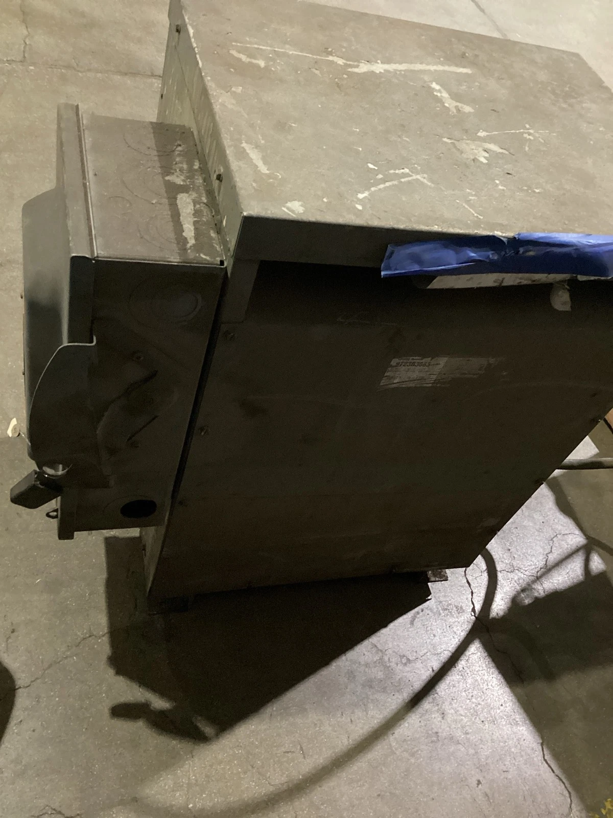 General Electric 9T23B3883 45 kVA 480V to 208Y/120V 3-Phase Transformer USED - Image 4