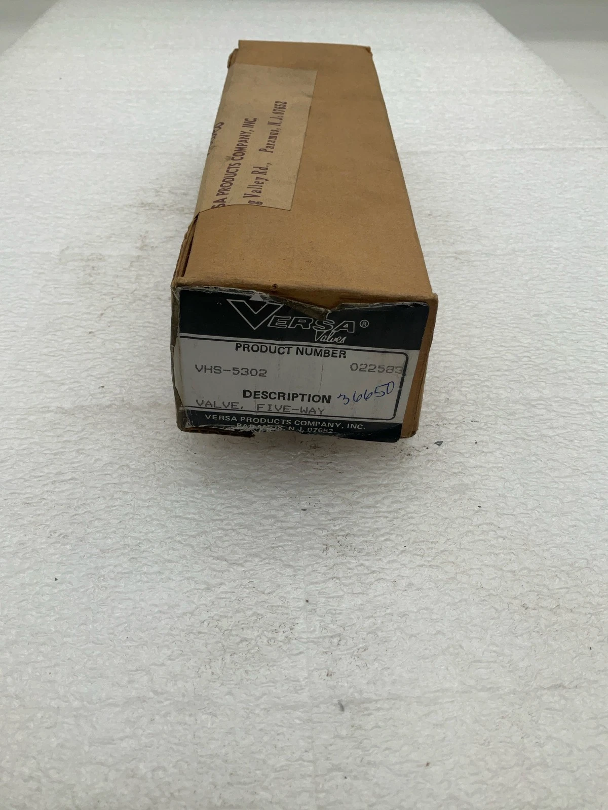 VERSA VHS-5302 Five-Way Pneumatic Valve NEW - Image 2