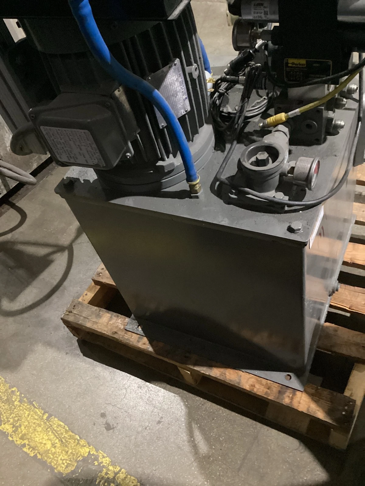 Bond Fluidaire BPU-102512-1 5 HP Hydraulic Power Unit USED - Image 5