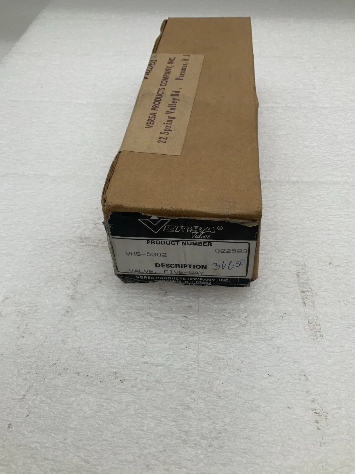 VERSA VHS-5302 Five-Way Pneumatic Valve NEW - Image 2