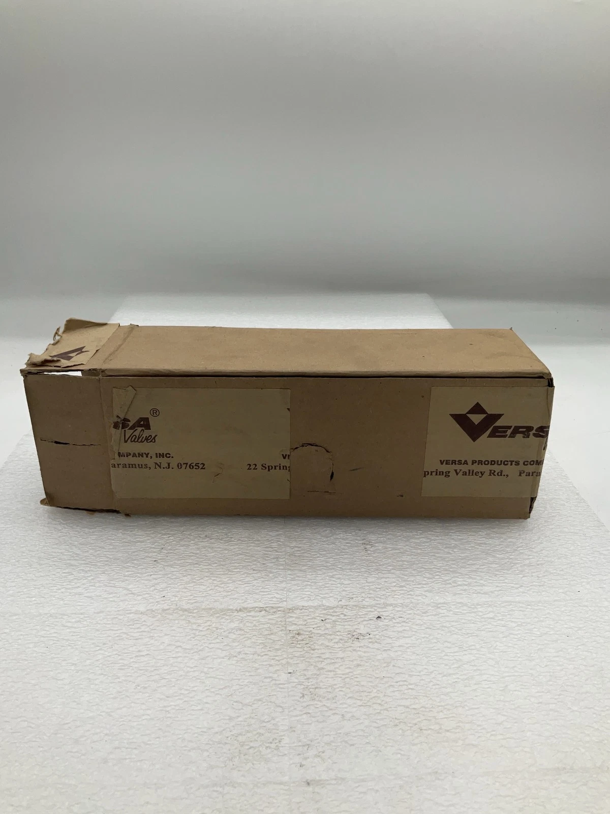 VERSA VSW-4402-31 Four-Way Pneumatic Valve NEW - Image 3