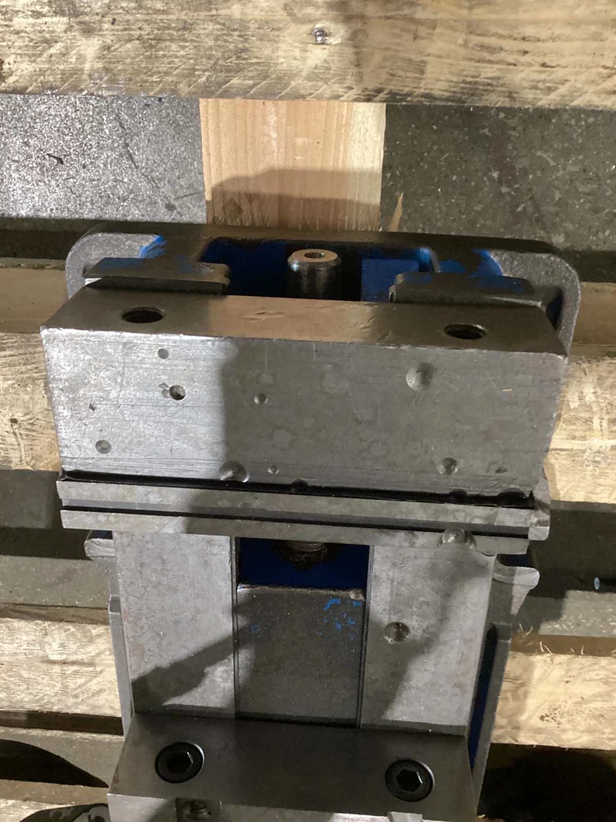 KURT D688 AngLock Machine Vise USED - Image 4