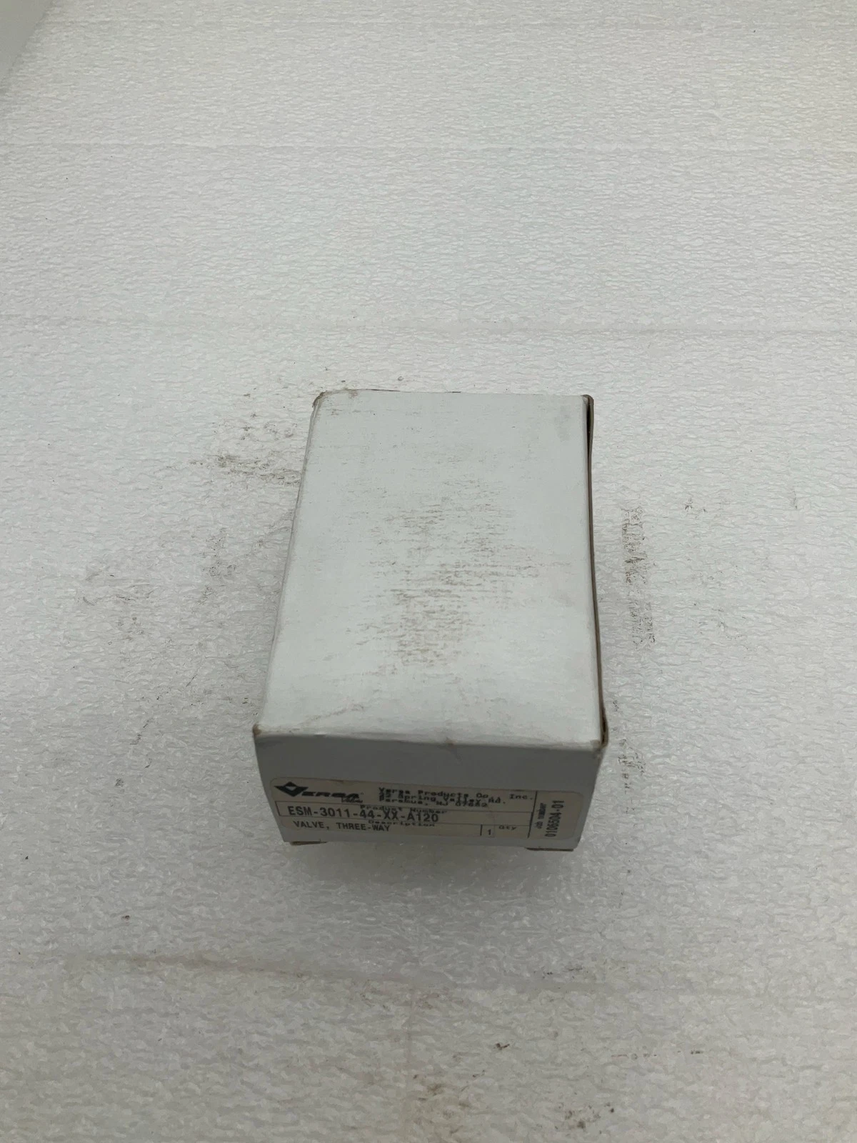VERSA ESM-3011-44-XX-A120 Three-Way Solenoid Valve NEW - Image 2