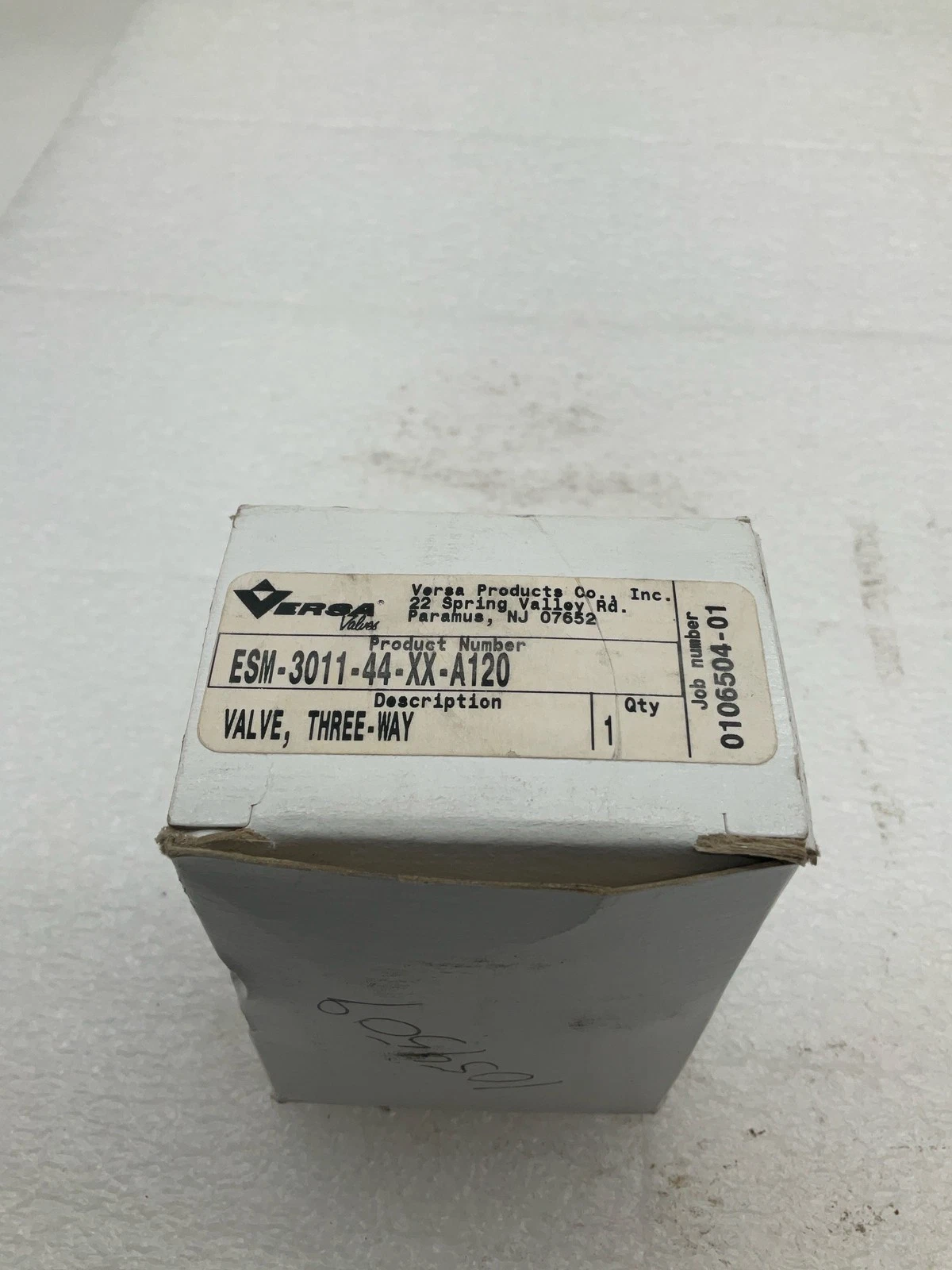 VERSA ESM-3011-44-XX-A120 Three-Way Solenoid Valve NEW - Image 5