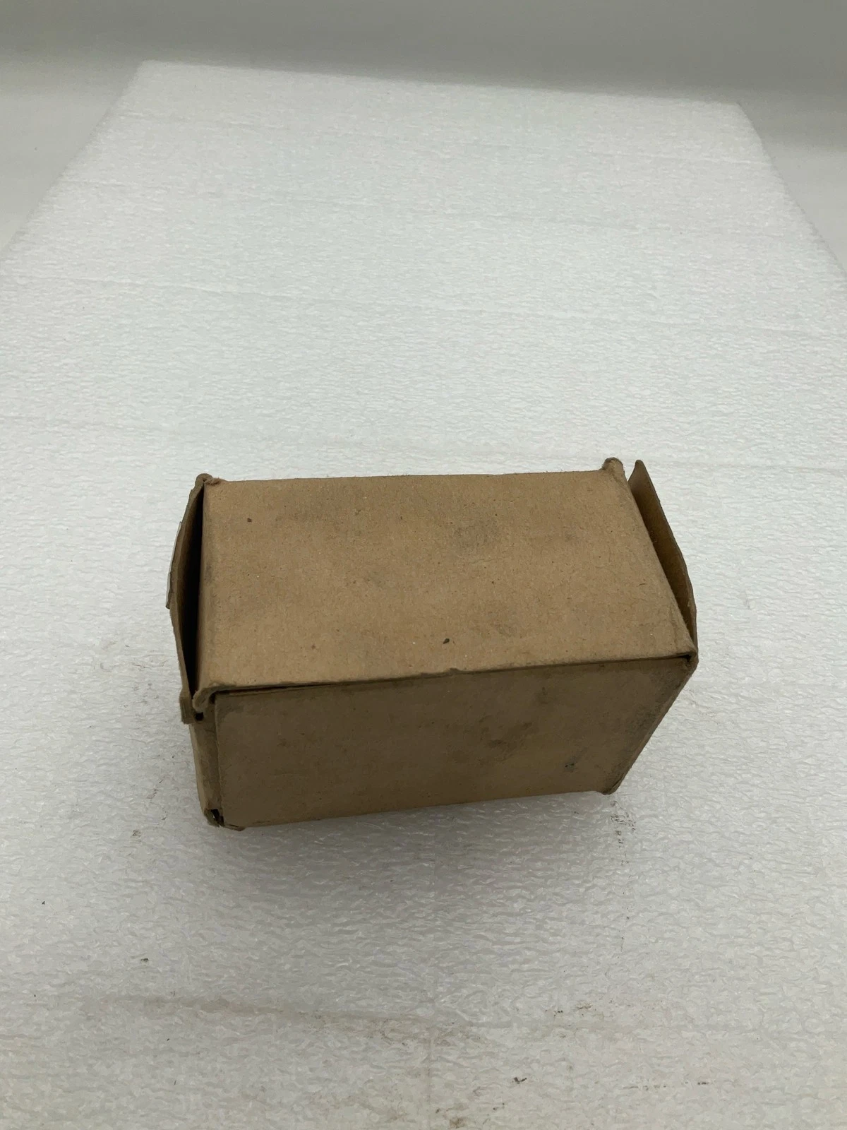 VERSA ESM-3011-44-XX-A120 Three-Way Solenoid Valve NEW - Image 3
