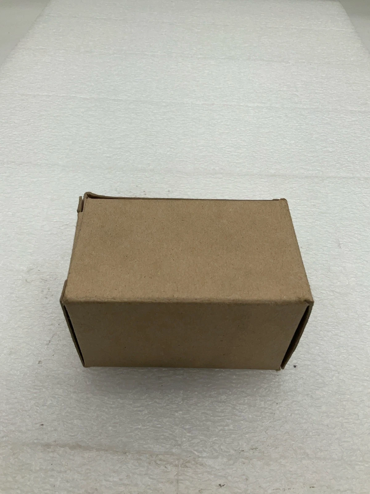 VERSA ESM-3011-44-XX-D024 Three-Way Solenoid Valve NEW - Image 3