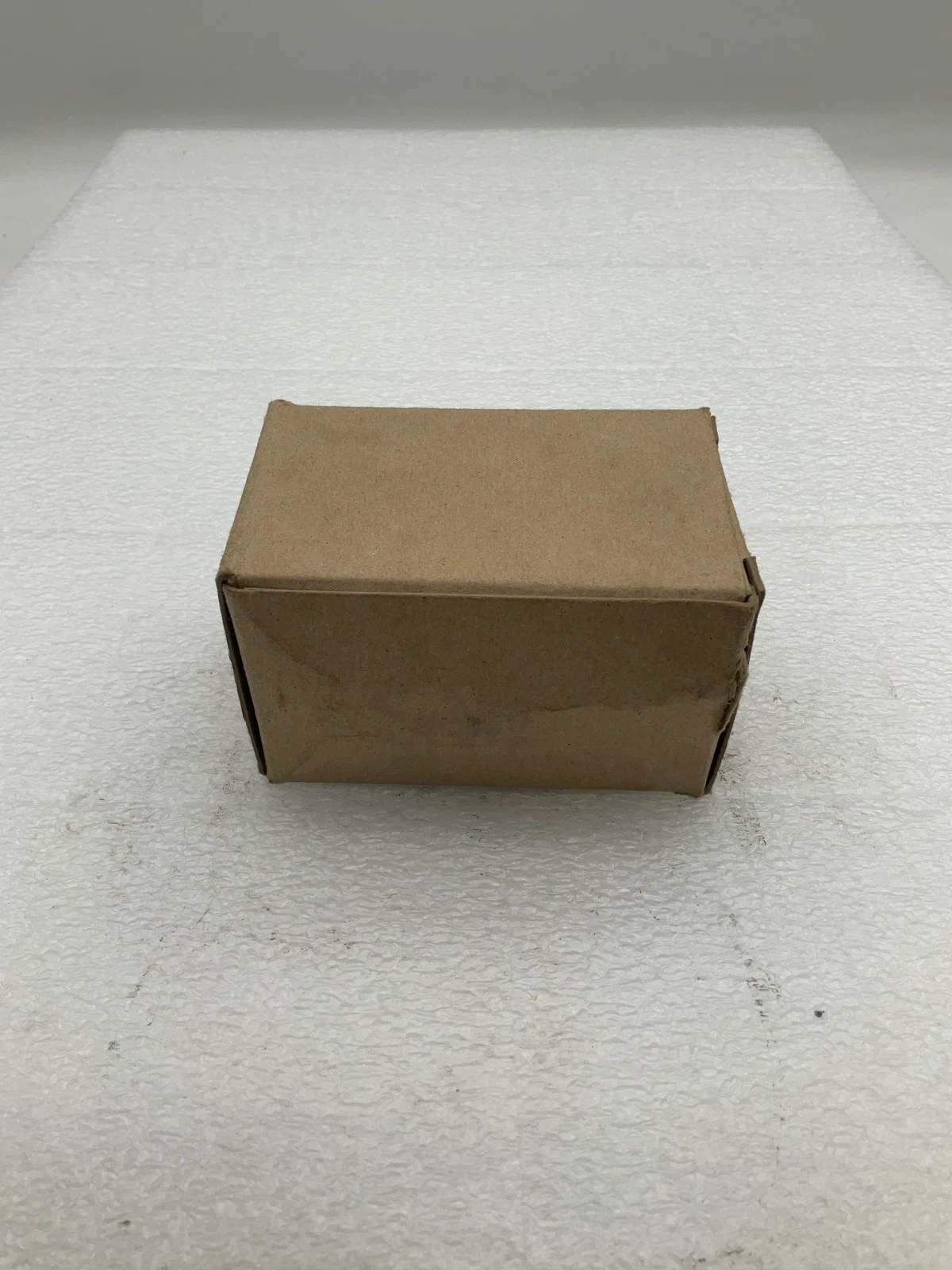 VERSA ESM-3011-44-XX-D024 Three-Way Solenoid Valve NEW - Image 5
