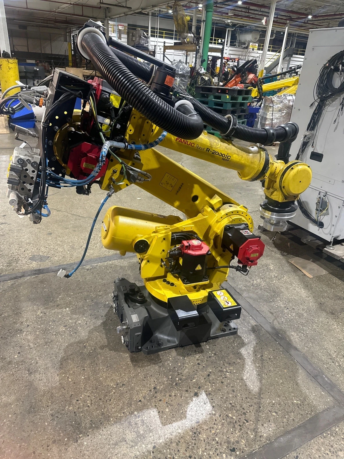 FANUC R-2000IC/165F INDUSTRIAL ROBOT WITH R-30IB CONTROLLER USED - Image 7
