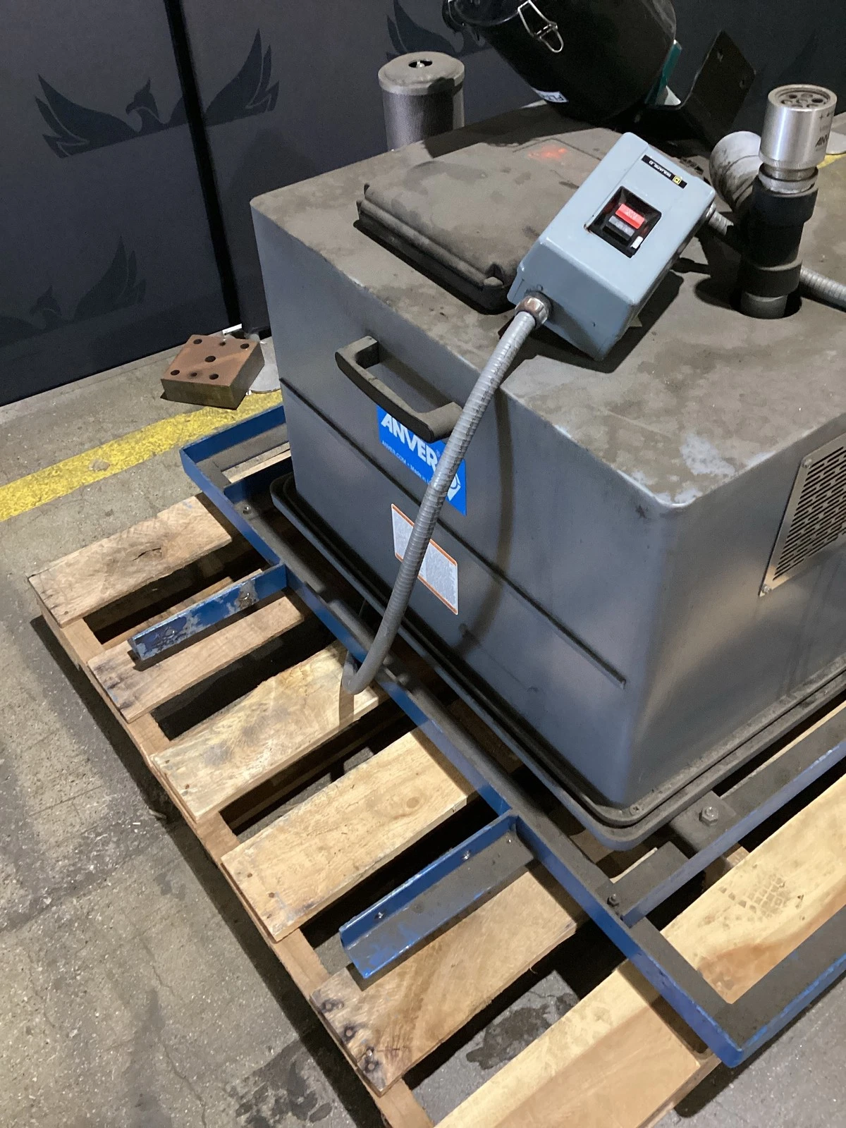 ANVER VB9HV-S Vacuum Generation System With SDE Sound Enclosure USED - Image 2