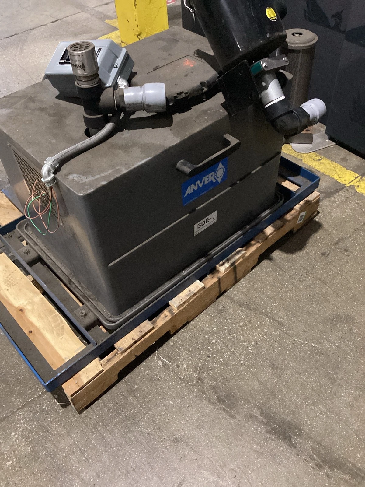 ANVER VB9HV-S Vacuum Generation System With SDE Sound Enclosure USED - Image 3
