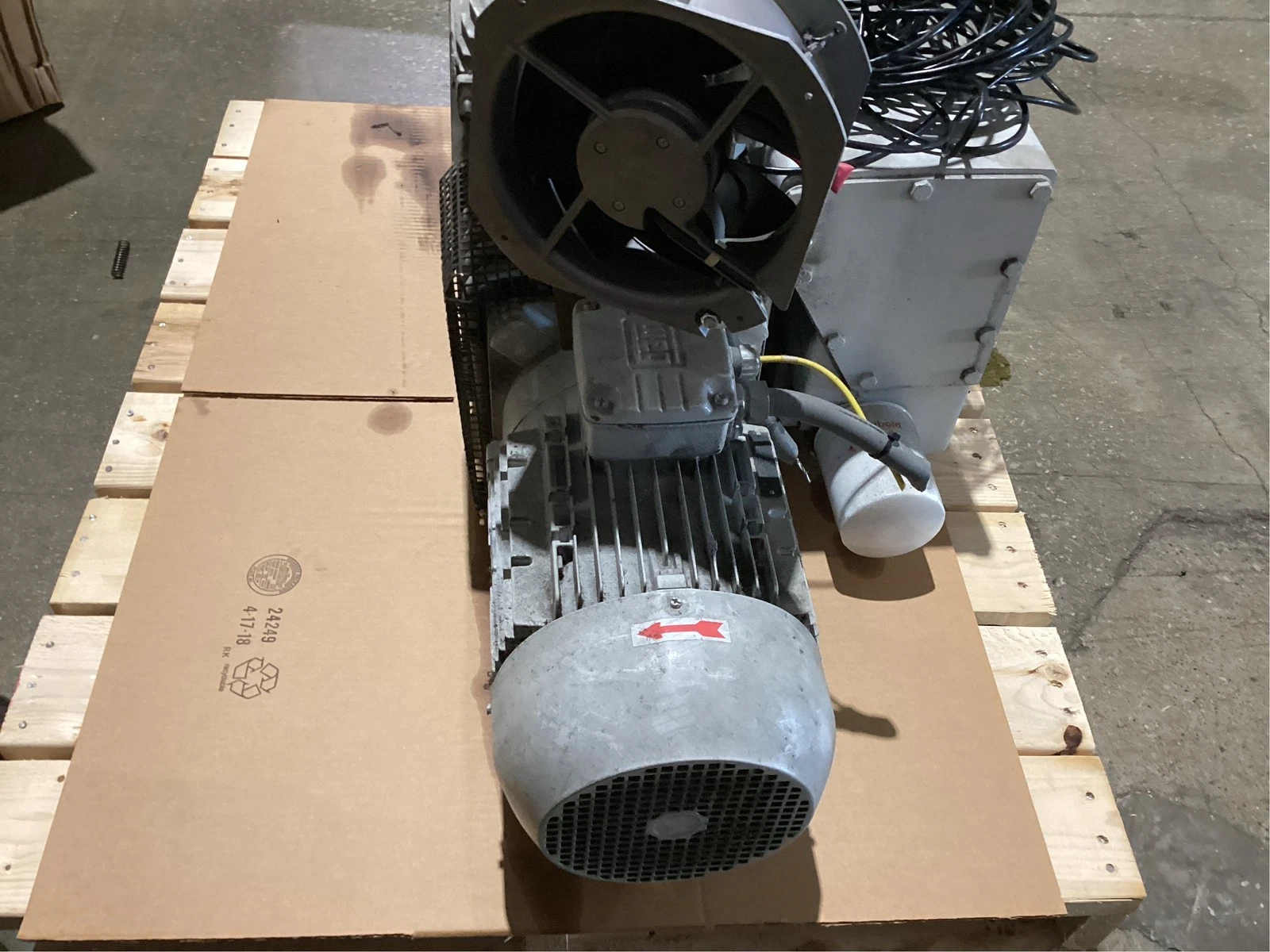 OERLIKON LEYBOLD SOGEVAC SV200-95027 Vacuum Pump System With RUVAC WSU 251 Booster USED - Image 6